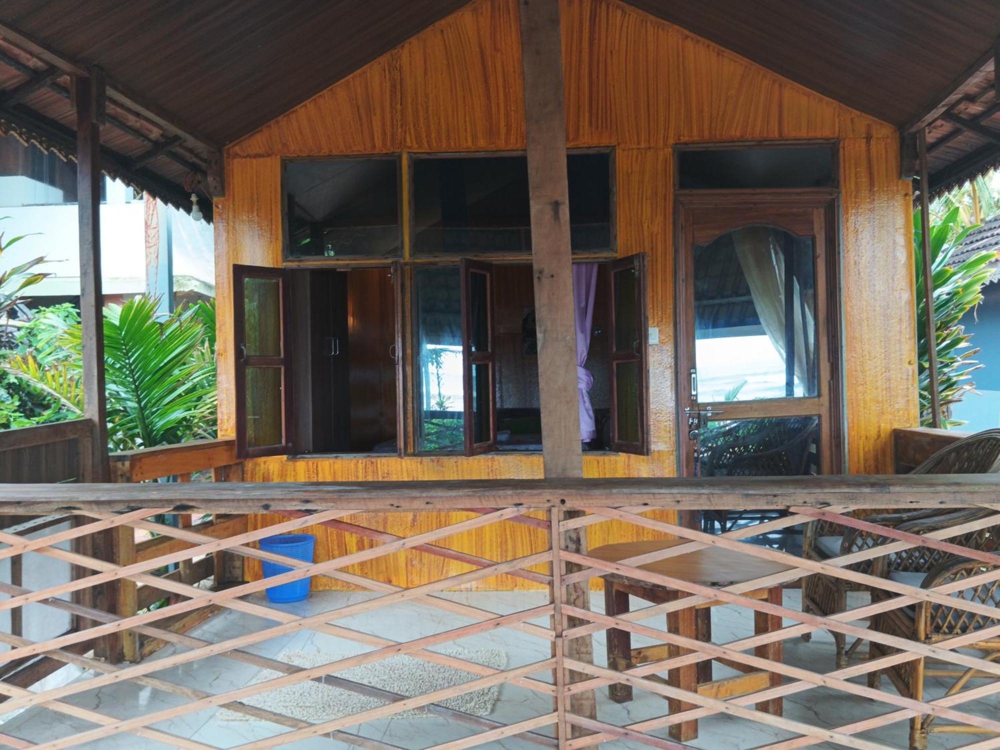 Monsoon Hotel Агонда Екстериор снимка